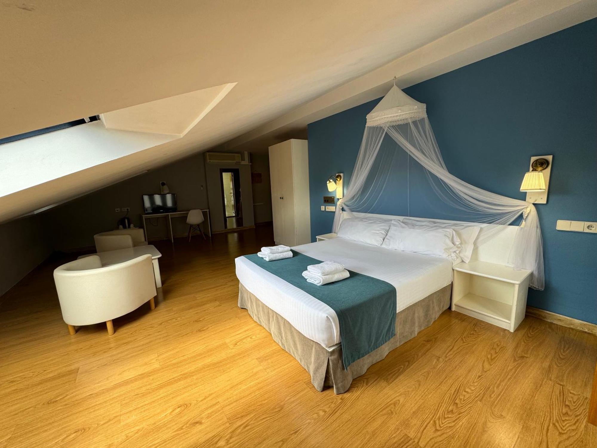 Hotel Jakue Puente la Reina Esterno foto